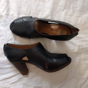 Clarks 3 inch high heel shoes